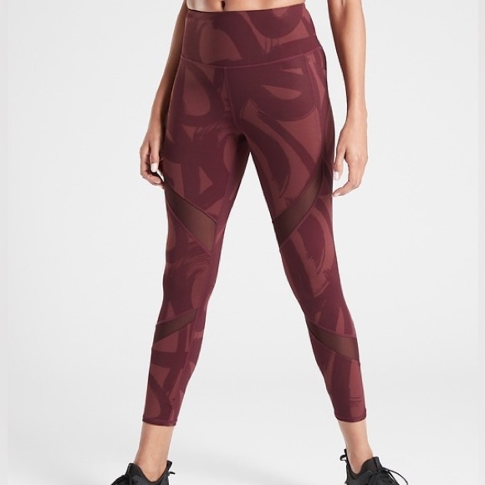 Athleta Tenacity Brush Strokes 7/8 Legging Tight in Powerlift